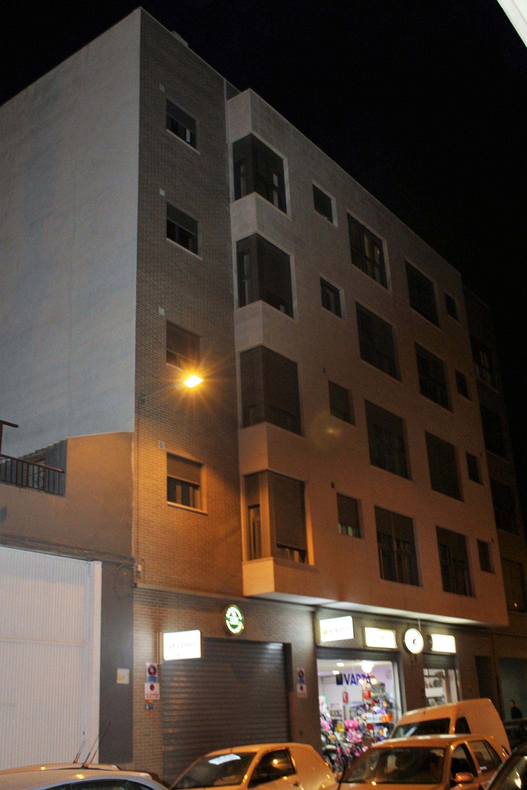 Proyecto de Instalaciones Edificio Viviendas en calle Capitán Alfonso Vives nº 100, de Elche